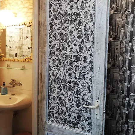 City Center Studio Apartment *